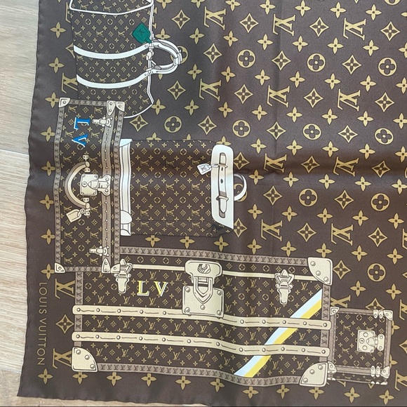 Louis Vuitton Monogram Brown Trunks Silk Square Scarf new without tags! - Picture 11 of 15